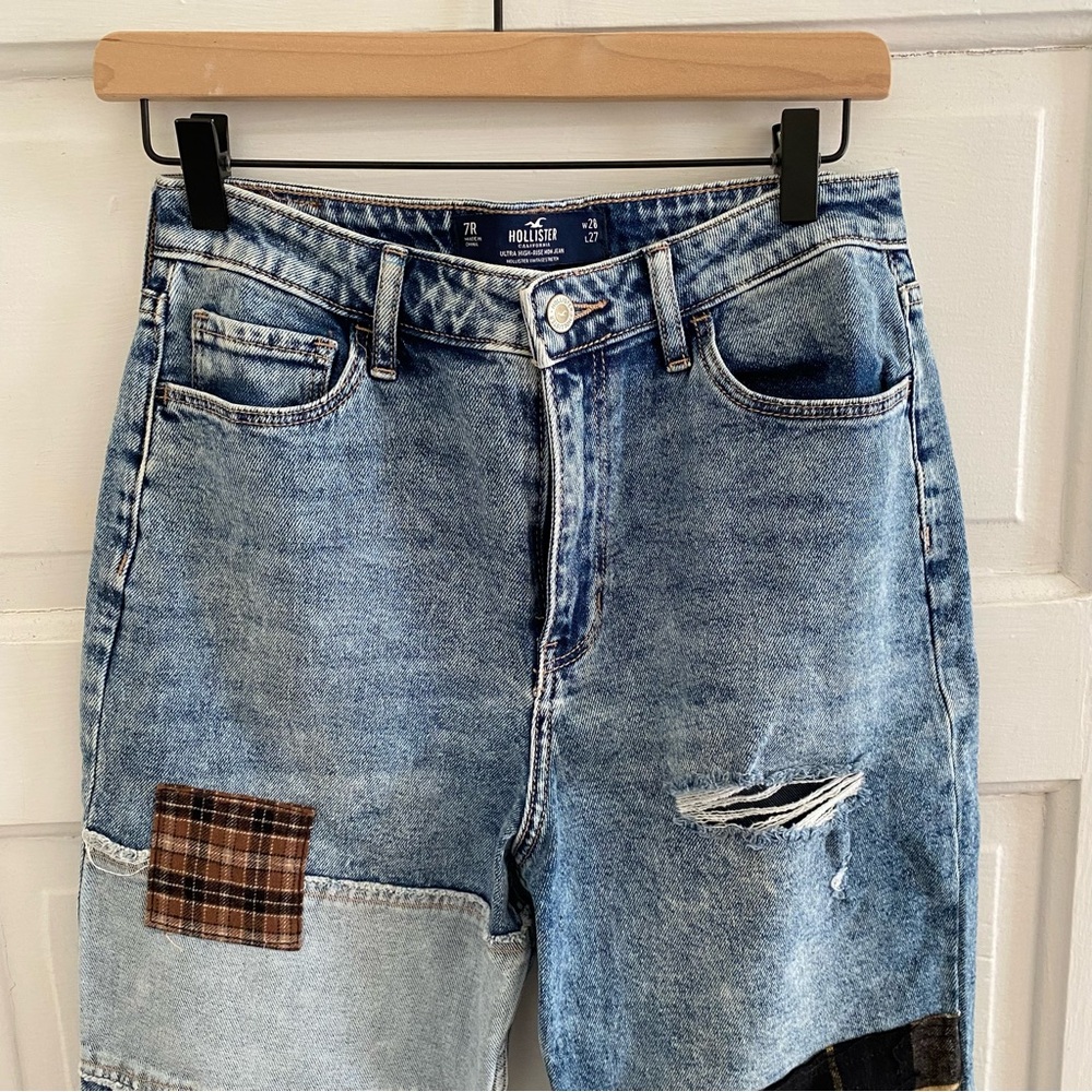 hollister ultra high rise mom jean distressed patched size 7/28 - Picture 3 of 9